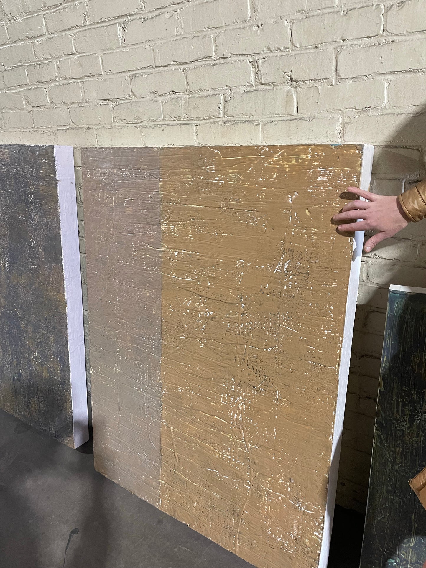 Excavation gray-taupe/mustard